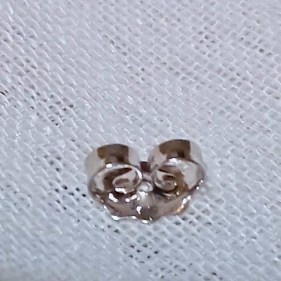 14k solid White Gold Round Faceted Genuine Emerald Stud Earrings - Picture 6 of 8